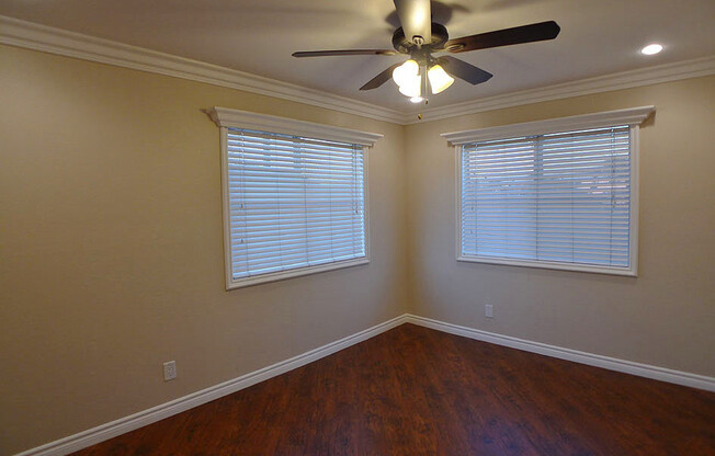2 beds, 2 baths, 950 sqft, $2,795, Unit 215