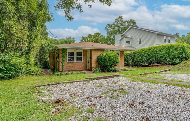 Great 2 bedroom close to UTC!