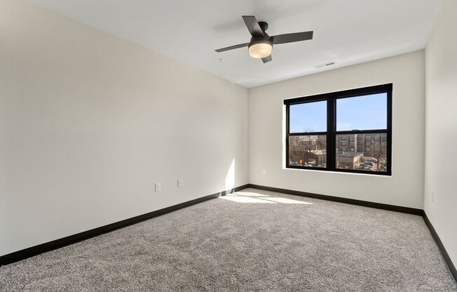 2 beds, 1 bath, 908 sqft, $1,325, Unit #301
