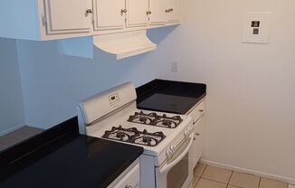 2 beds, 1 bath, $2,000