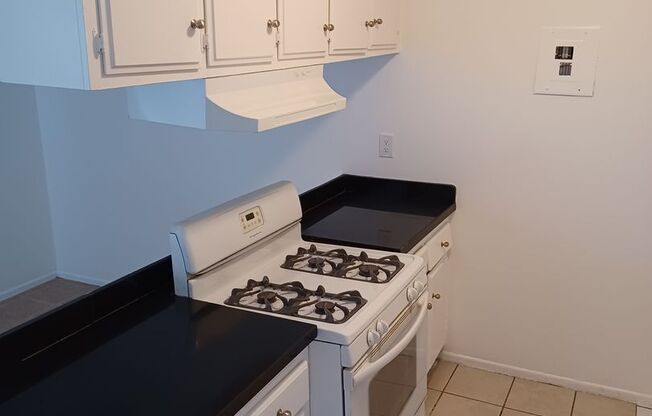 2 beds, 1 bath, $2,000