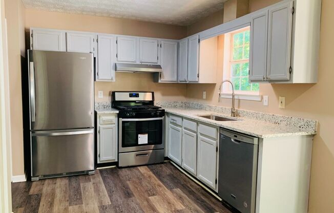 Welcome home! Newly renovated, prime Senoia location, walk to downtown Senoia, enclosed garage for 4th bedroom, must see!