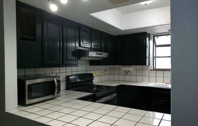 2 beds, 2 baths, $1,400