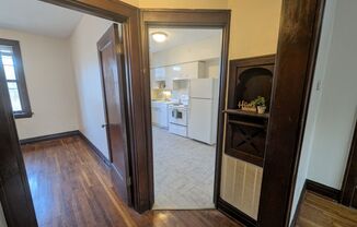 1 bed, 1 bath, 725 sqft, $825, Unit 2W