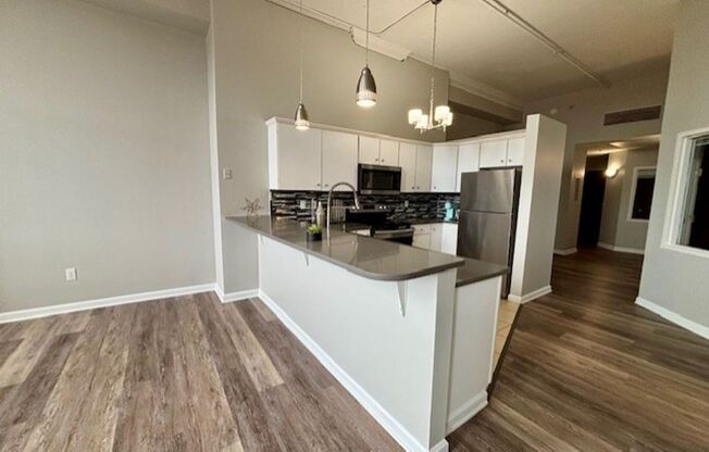 2 beds, 2 baths, 1,028 sqft, $1,499, Unit 406