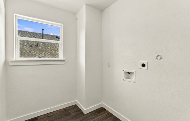 3 beds, 2 baths, 1,445 sqft, $1,725, Unit B