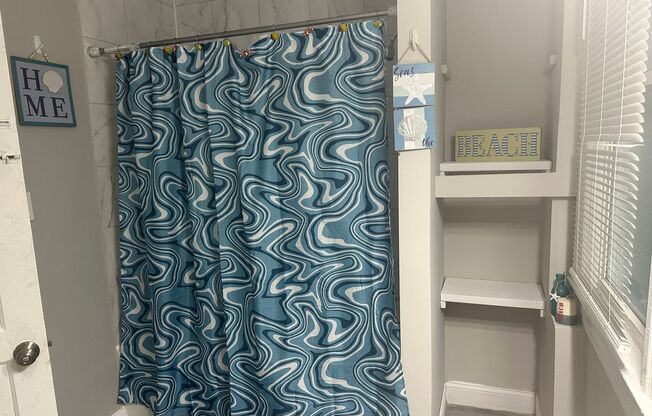 Walking distance to U of L and Bellarmine Campus