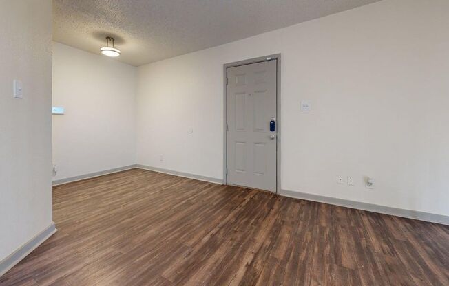 1 bed, 1 bath, 583 sqft, $929, Unit 422