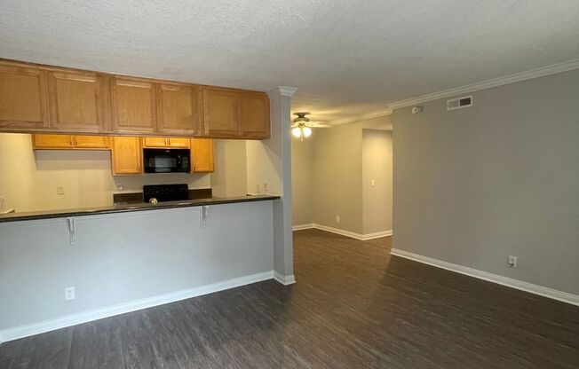 2 beds, 2 baths, 850 sqft, $2,965, Unit 821-11