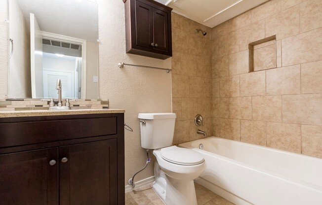 1 bed, 1 bath, 589 sqft, $999, Unit 122 A2 Patio