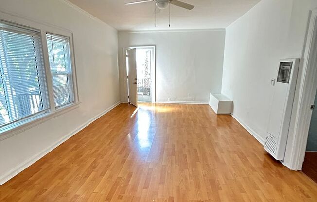 1400 N. Hobart Blvd
