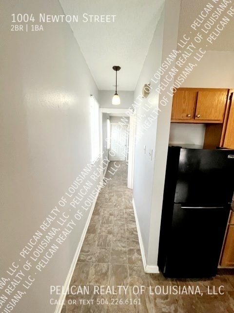 1004 NEWTON ST