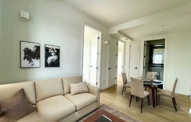 2 beds, 1 bath, $2,850, Unit 2B