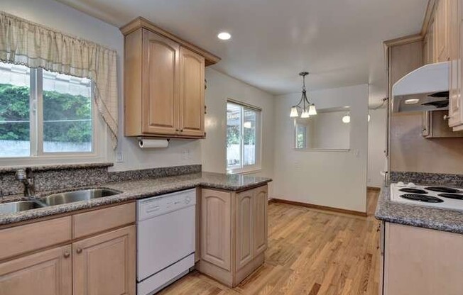 3 bed 2 bath home for rent in San Mateo