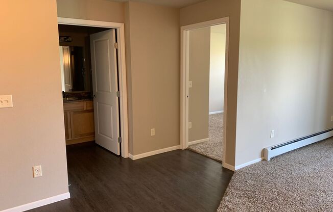 2 beds, 2 baths, 1,011 sqft, $1,255, Unit 2320-208
