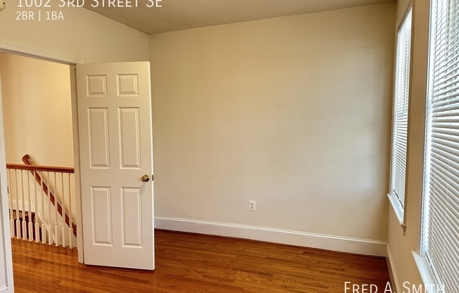 1002 3 ST SE