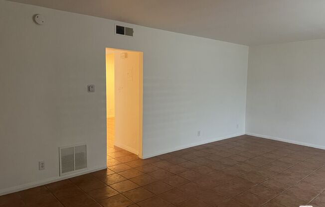 469 W 19 ST