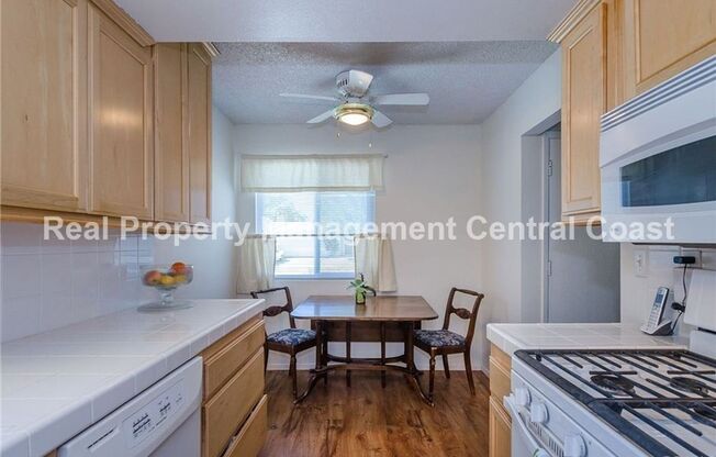 2 beds, 1 bath, $1,900