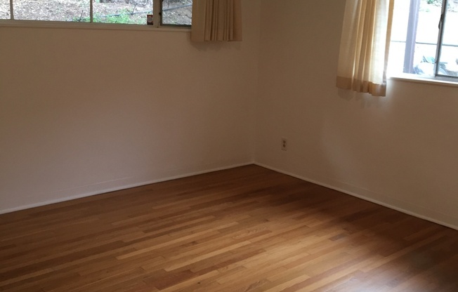 2 beds, 1.5 baths, $4,800