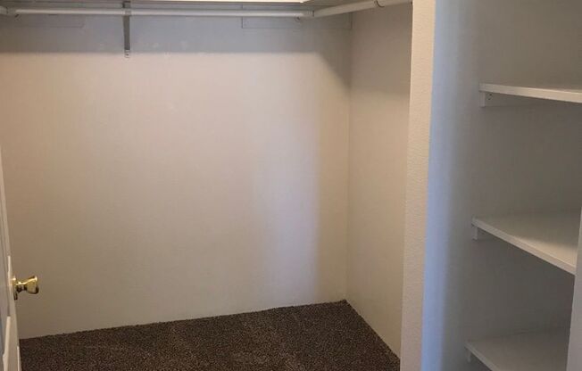 2 beds, 1 bath, 950 sqft, $1,550, Unit D-02