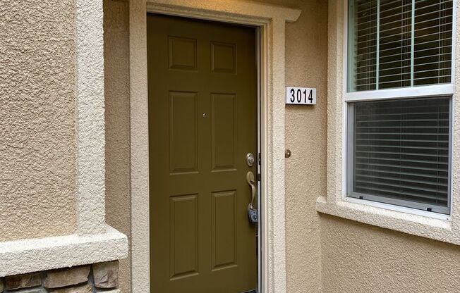3 Bed, 2½ Bath Two Story Condo in Natomas' Hampton Village
