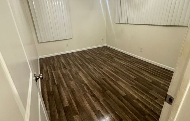 1 bed, 1 bath, $2,096, Unit 5