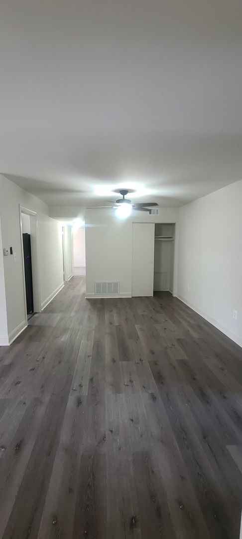 2 beds, 1.5 baths, 900 sqft, $1,395, Unit 234-J
