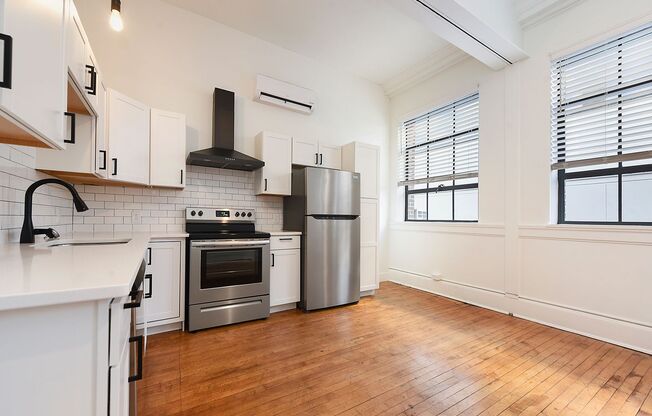 1 bed, 1 bath, 400 sqft, $1,250, Unit Bowtie High-211