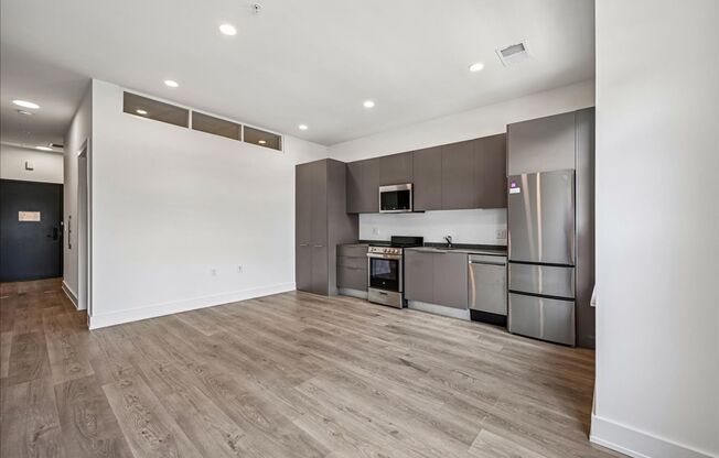 1 bed, 1 bath, 569 sqft, $1,899, Unit 208