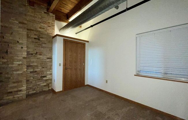 3 beds, 2 baths, 1,512 sqft, $2,800, Unit 406