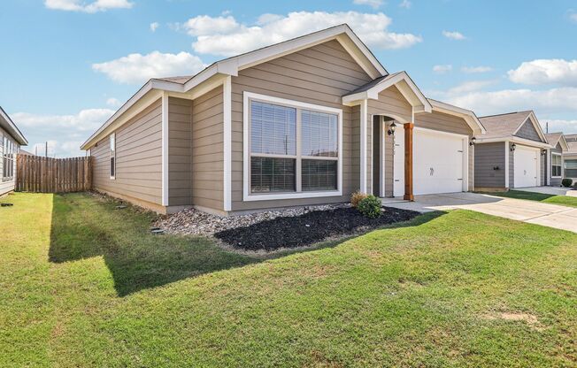 4 beds, 2 baths, 1,924 sqft, $2,245, Unit 3900 Calvary Ct