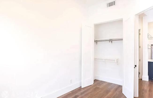 923 BEDFORD AVE