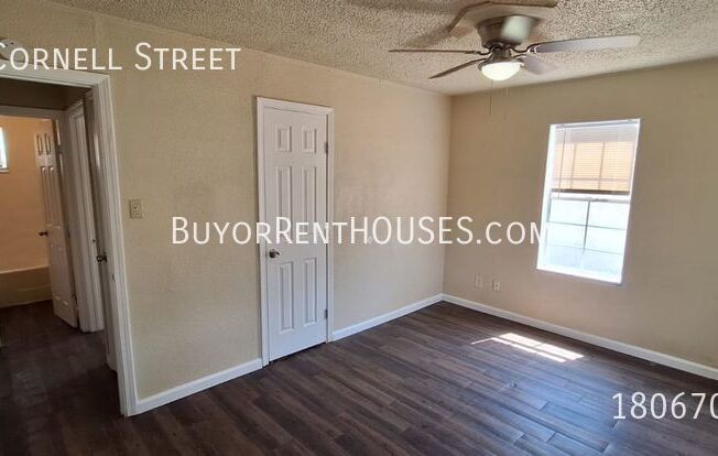 2 beds, 1 bath, 672 sqft, $850