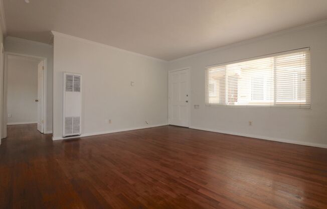 2 beds, 1 bath, 700 sqft, $2,995, Unit 4748