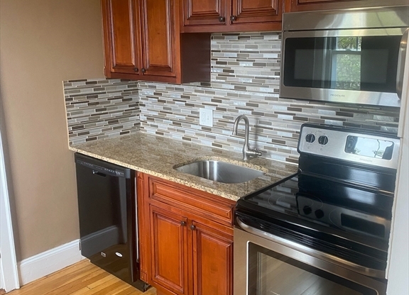 195 THOMAS BURGIN PKWY