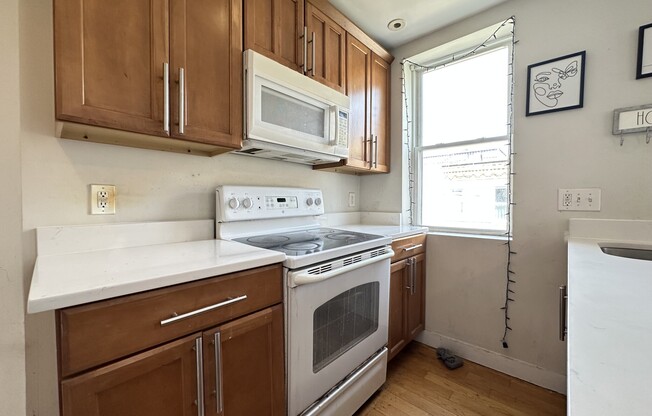 4 beds, 1 bath, $5,750, Unit 3