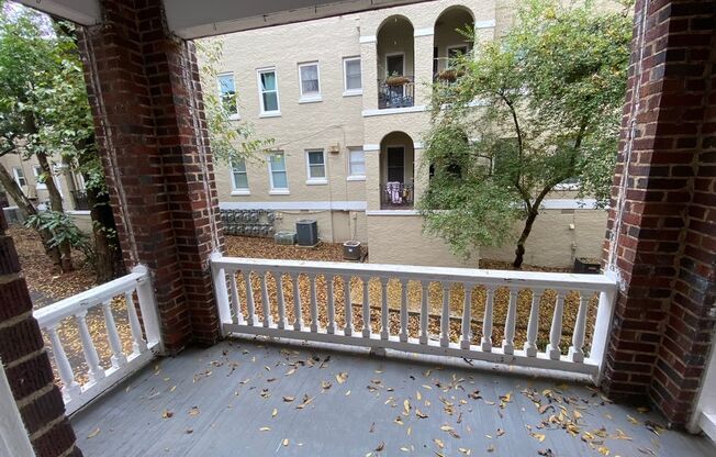 Studio, 1 bath, 550 sqft, $1,295, Unit 07