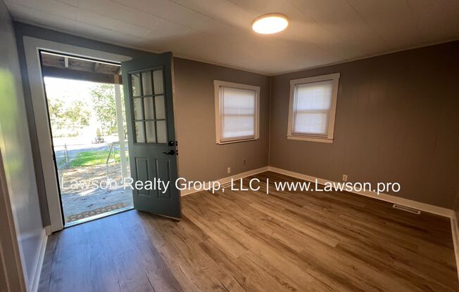 2 beds, 1 bath, $1,195