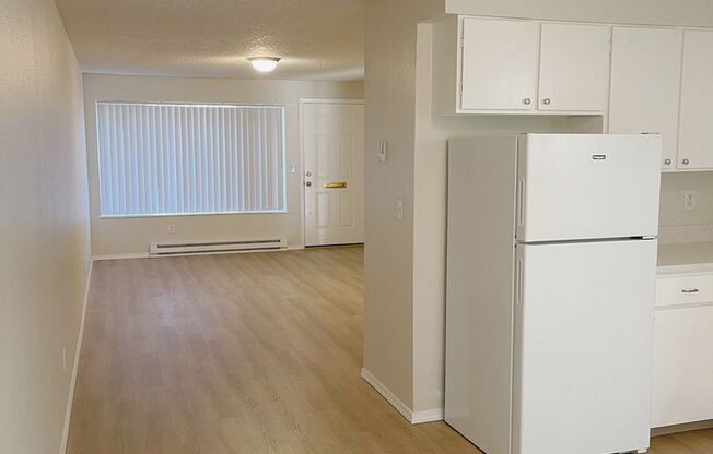 2 beds, 1 bath, 845 sqft, $1,595, Unit 26