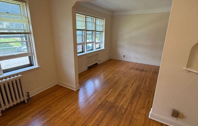 2 beds, 1 bath, 753 sqft, $1,409, Unit 208