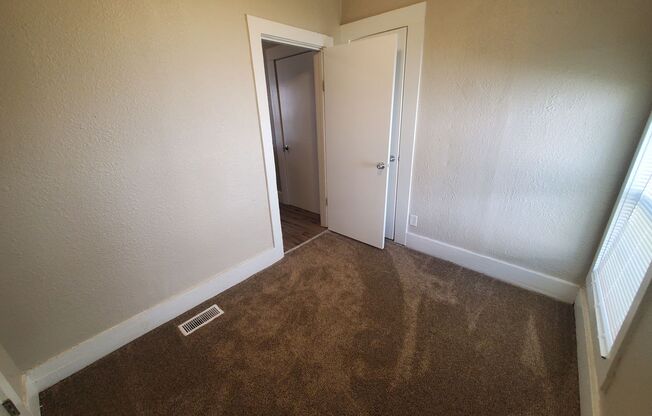 2 beds, 1 bath, $1,195