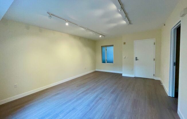 1 bed, 1 bath, 590 sqft, $2,165, Unit 208