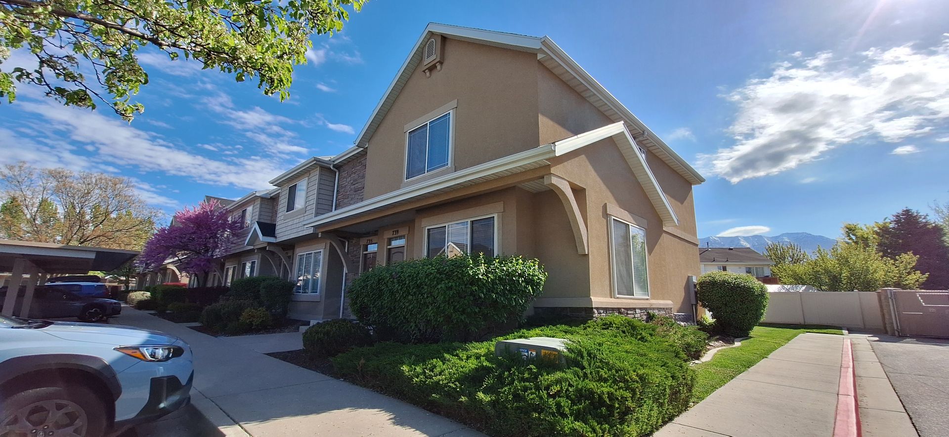 Spacious End Unit Townhome - A must see!