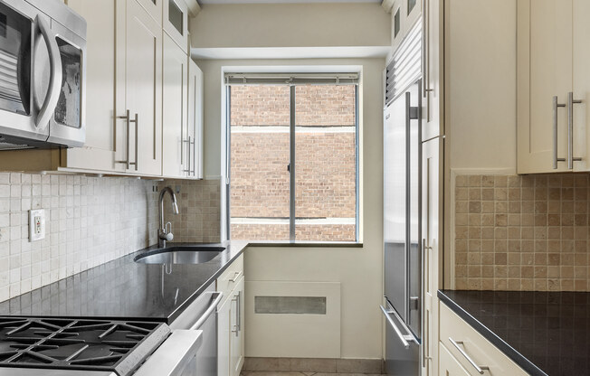 420 E 58 ST