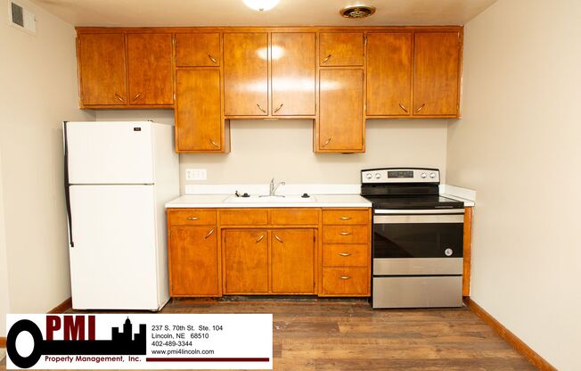 2 Bedroom and 1.5 Bathroom Apartment Available For Rent!