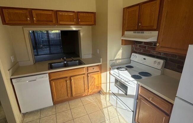 2 beds, 1 bath, 910 sqft, $1,820, Unit 10OH-04