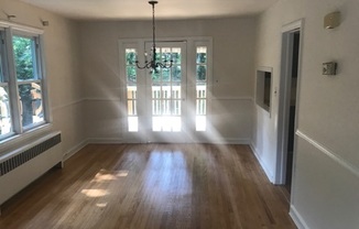 114 W Park Blvd