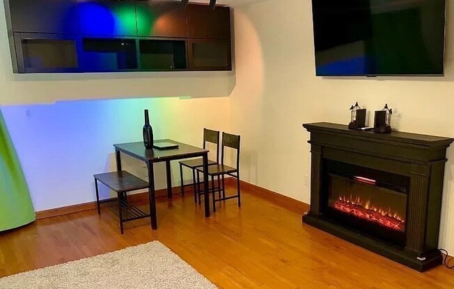50 56 BROADLAWN