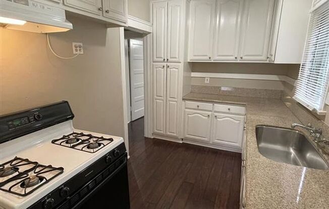 1 bed, 1 bath, 600 sqft, $1,895, Unit 752