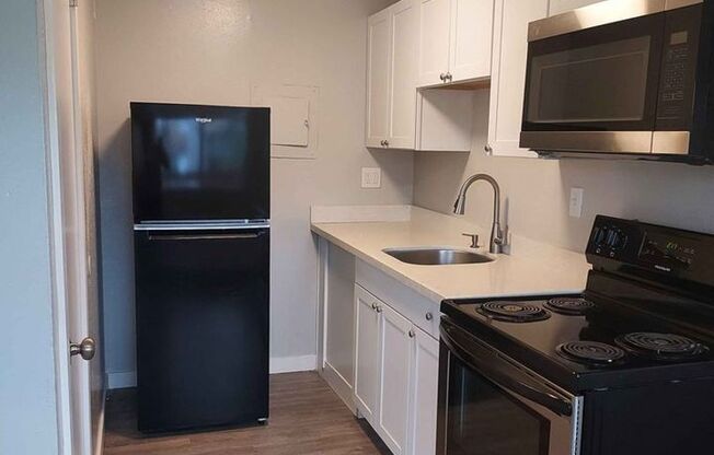 1 bed, 1 bath, 576 sqft, $1,150, Unit #12